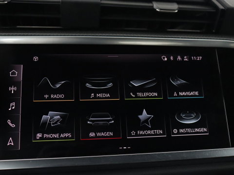 Audi Q3 45 TFSIe S edition | SOH 88% | Sportstoelen | Carplay | Trekhaak | Virtual Cockpit | Navigatie | Camera | Full LED | Half leder | Sfeerverlichting | Climate control | Parkeeerhulp | Cruise control | PHEV | Plug In