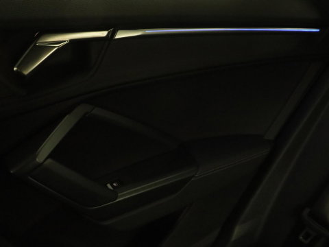 Audi Q3 45 TFSIe S edition | SOH 88% | Sportstoelen | Carplay | Trekhaak | Virtual Cockpit | Navigatie | Camera | Full LED | Half leder | Sfeerverlichting | Climate control | Parkeeerhulp | Cruise control | PHEV | Plug In