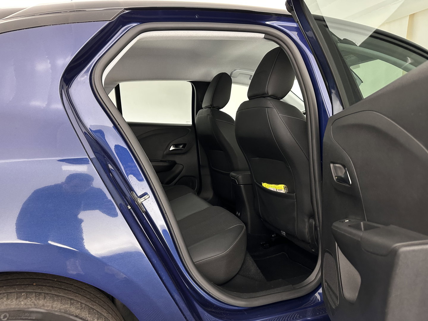 Opel CORSA-E Elegance 50 kWh [ 3-Fase ] (INCL-BTW) Aut. *FULL-LED | ADAPTIVE-CRUISE | DIGI-COCKPIT | LEATHER-MICROFIBRE | CARPLAY | CAMERA | ECC | KEYLESS | CRUISE | DAB | PRIVACY-GLASS | 16'' ALU*