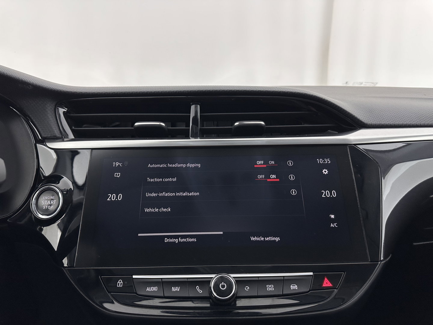 Opel CORSA-E Elegance 50 kWh [ 3-Fase ] (INCL-BTW) Aut. *FULL-LED | ADAPTIVE-CRUISE | DIGI-COCKPIT | LEATHER-MICROFIBRE | CARPLAY | CAMERA | ECC | KEYLESS | CRUISE | DAB | PRIVACY-GLASS | 16'' ALU*