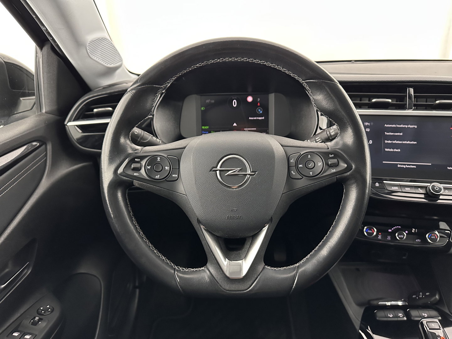 Opel CORSA-E Elegance 50 kWh [ 3-Fase ] (INCL-BTW) Aut. *FULL-LED | ADAPTIVE-CRUISE | DIGI-COCKPIT | LEATHER-MICROFIBRE | CARPLAY | CAMERA | ECC | KEYLESS | CRUISE | DAB | PRIVACY-GLASS | 16'' ALU*