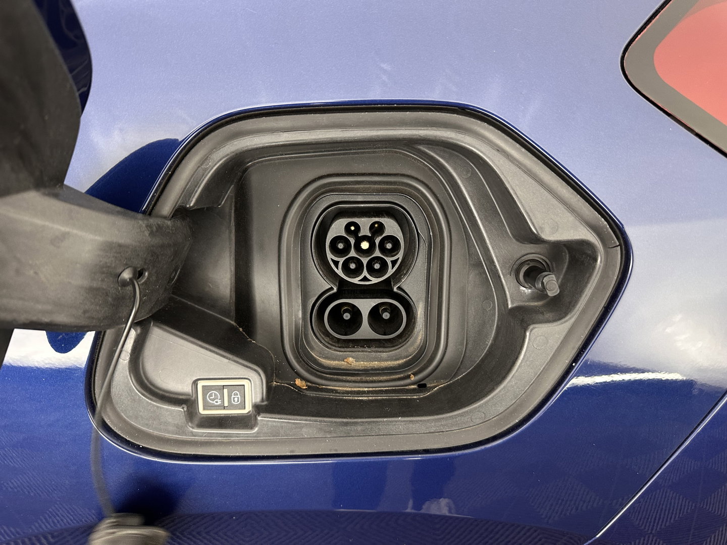 Opel CORSA-E Elegance 50 kWh [ 3-Fase ] (INCL-BTW) Aut. *FULL-LED | ADAPTIVE-CRUISE | DIGI-COCKPIT | LEATHER-MICROFIBRE | CARPLAY | CAMERA | ECC | KEYLESS | CRUISE | DAB | PRIVACY-GLASS | 16'' ALU*