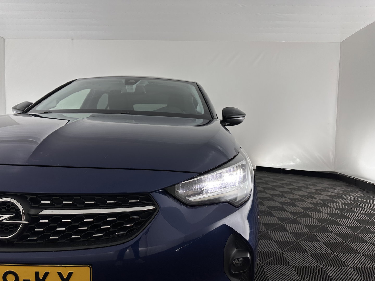 Opel CORSA-E Elegance 50 kWh [ 3-Fase ] (INCL-BTW) Aut. *FULL-LED | ADAPTIVE-CRUISE | DIGI-COCKPIT | LEATHER-MICROFIBRE | CARPLAY | CAMERA | ECC | KEYLESS | CRUISE | DAB | PRIVACY-GLASS | 16'' ALU*