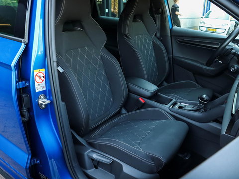 Škoda Karoq 1.5 TSI ACT Sportline Business 150PK DSG Adapt. Cruise Race Blue 22.000km!