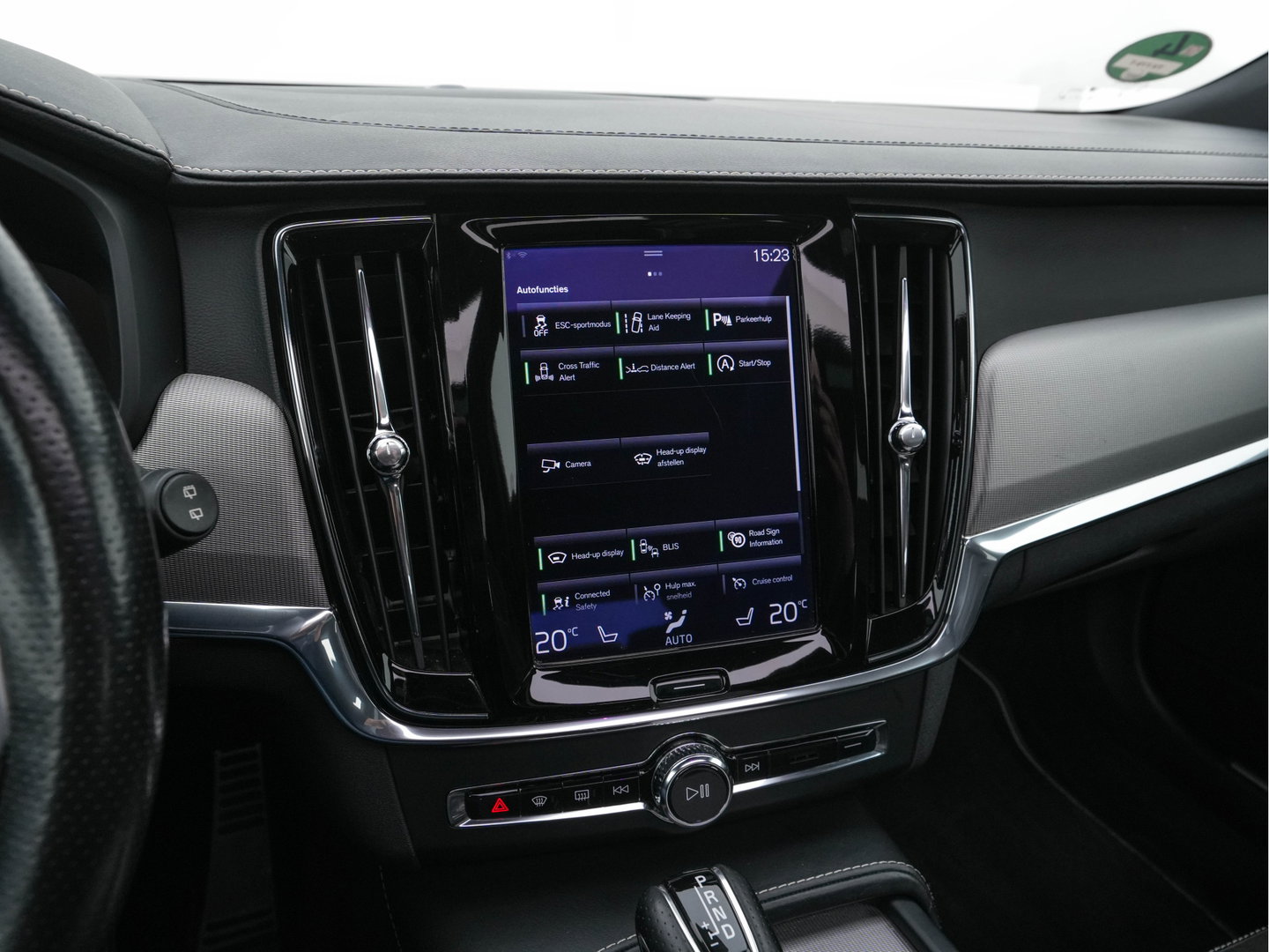 Volvo V90 2.0 D4 R-Design Aut. *PANO | HEAD-UP | LEATHER-MICROFIBRE | FULL-LED | TOPVIEW | BLINDSPOT | HEATED-SPORTSEATS | DIGI-COCKPIT | NAVI-FULLMAP | KEYLESS | ECC | PDC | CRUISE | TOWBAR | 18''ALU*