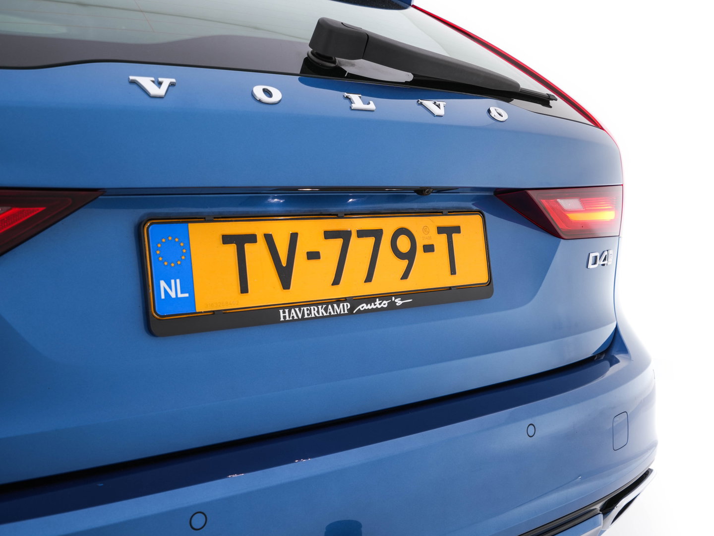 Volvo V90 2.0 D4 R-Design Aut. *PANO | HEAD-UP | LEATHER-MICROFIBRE | FULL-LED | TOPVIEW | BLINDSPOT | HEATED-SPORTSEATS | DIGI-COCKPIT | NAVI-FULLMAP | KEYLESS | ECC | PDC | CRUISE | TOWBAR | 18''ALU*