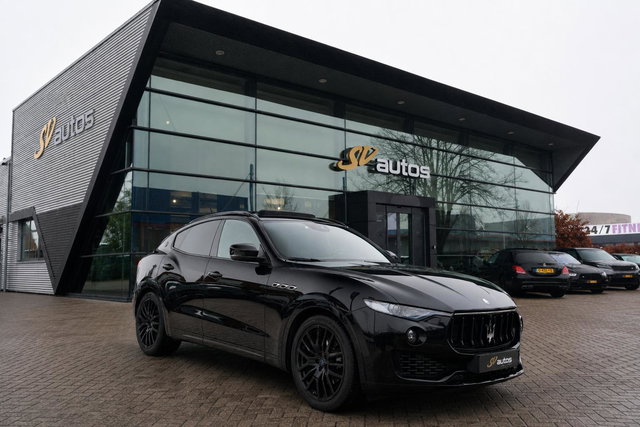 Maserati Levante - Gransport 3.0 V6 D 275pk Panoramadak Schaalstoelen VOL!!! Carbon pakket NLauto 21" LMV Stoelkoeling Luchtvering