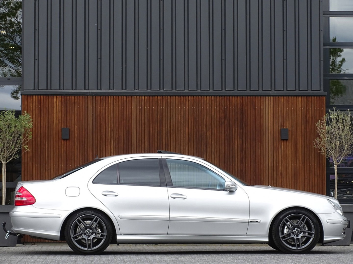 Mercedes-Benz E-Klasse 240 V6 Avantgarde / AMG / unieke conditie