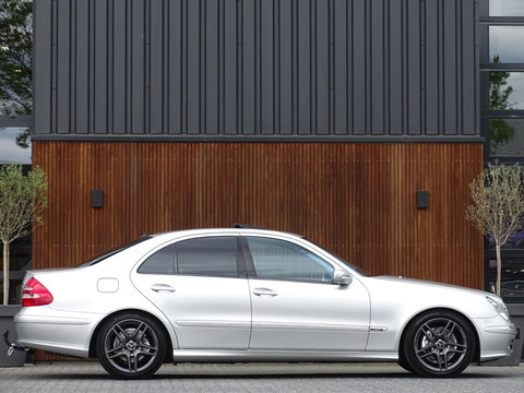 Mercedes-Benz E-Klasse 240 V6 Avantgarde / AMG / unieke conditie