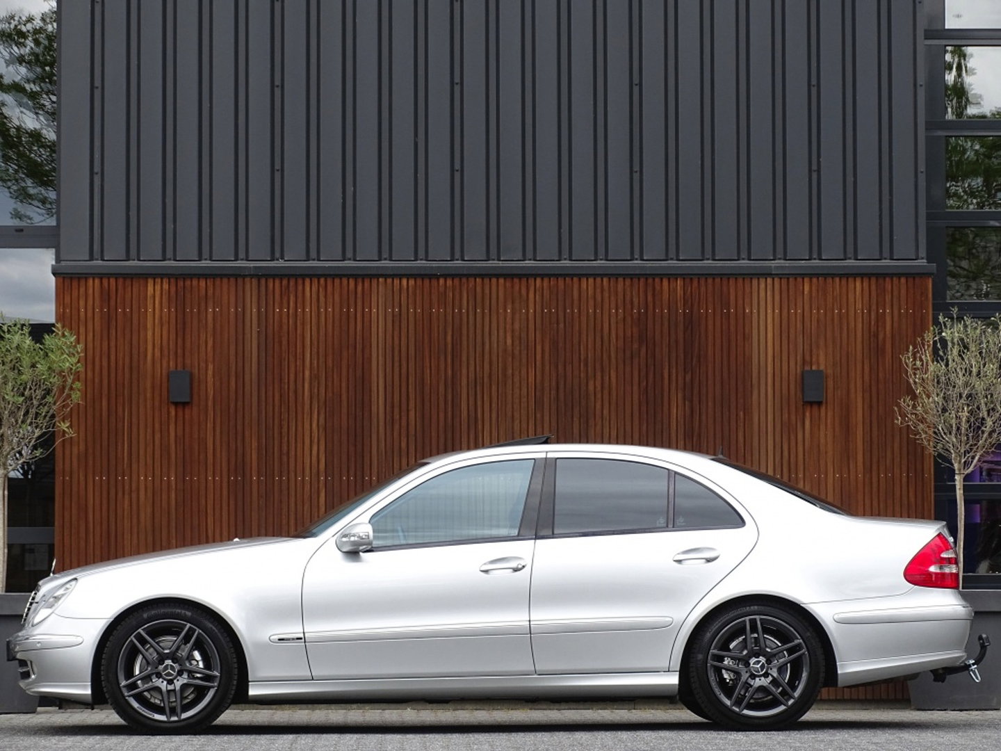 Mercedes-Benz E-Klasse 240 V6 Avantgarde / AMG / unieke conditie