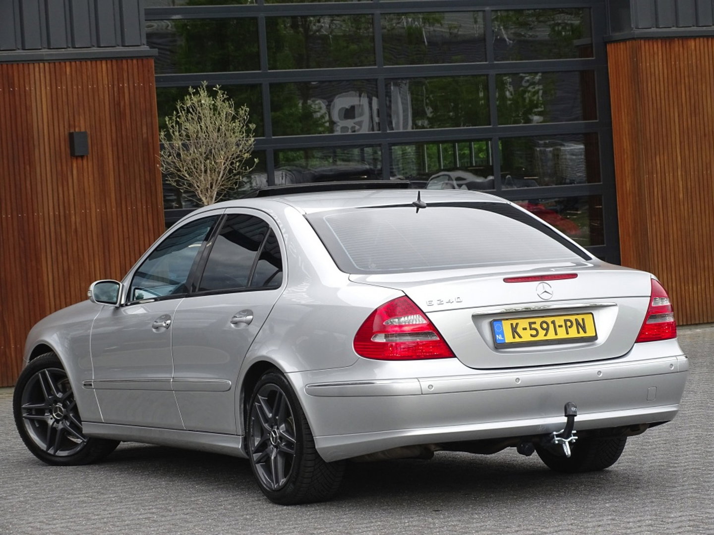 Mercedes-Benz E-Klasse 240 V6 Avantgarde / AMG / unieke conditie