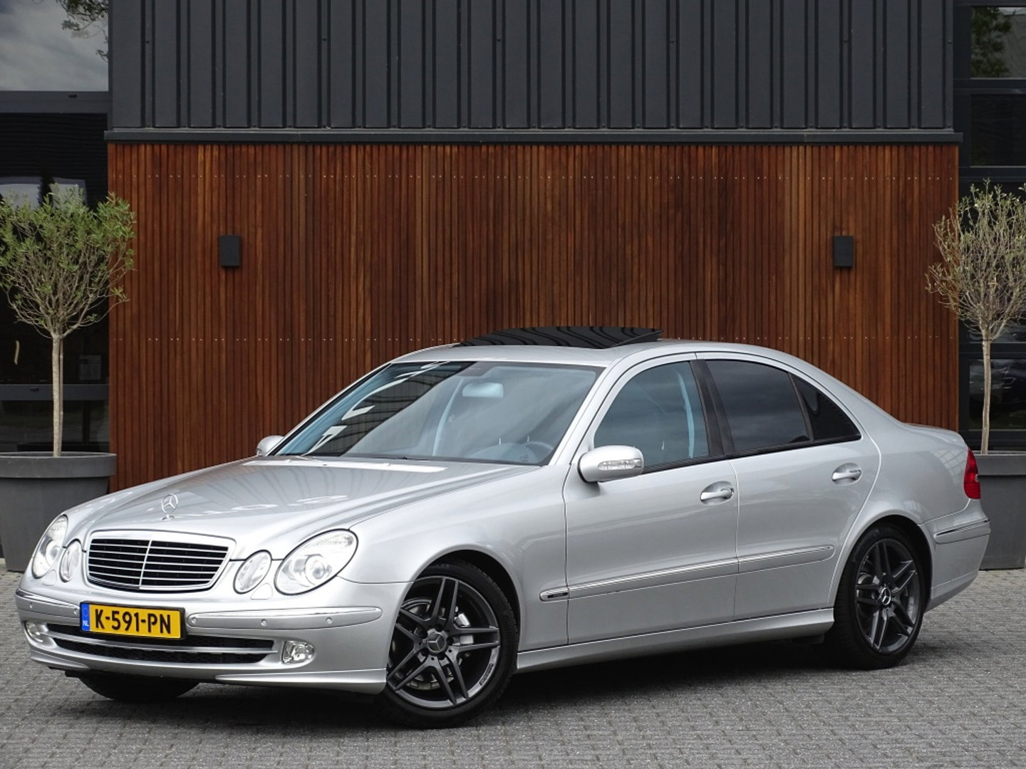 Mercedes-Benz E-Klasse 240 V6 Avantgarde / AMG / unieke conditie