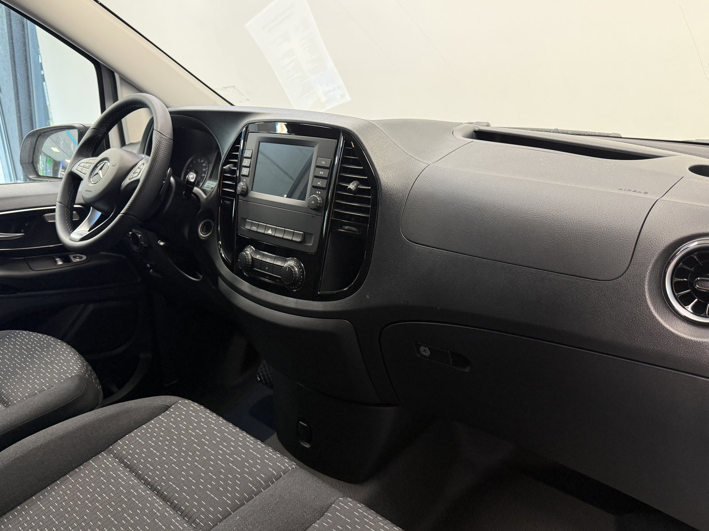 Mercedes-Benz eVito eVito 112 L2 60 kWh Stoelverwarming