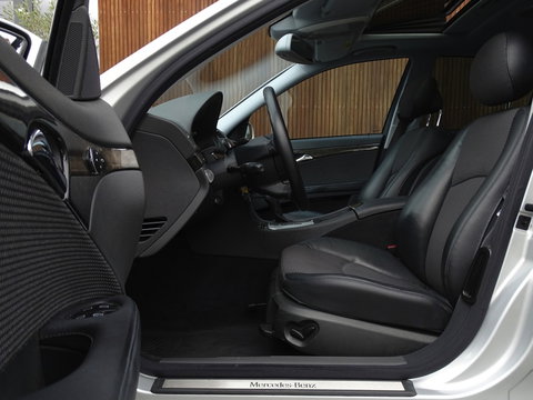 Mercedes-Benz E-Klasse 240 V6 Avantgarde / AMG / unieke conditie