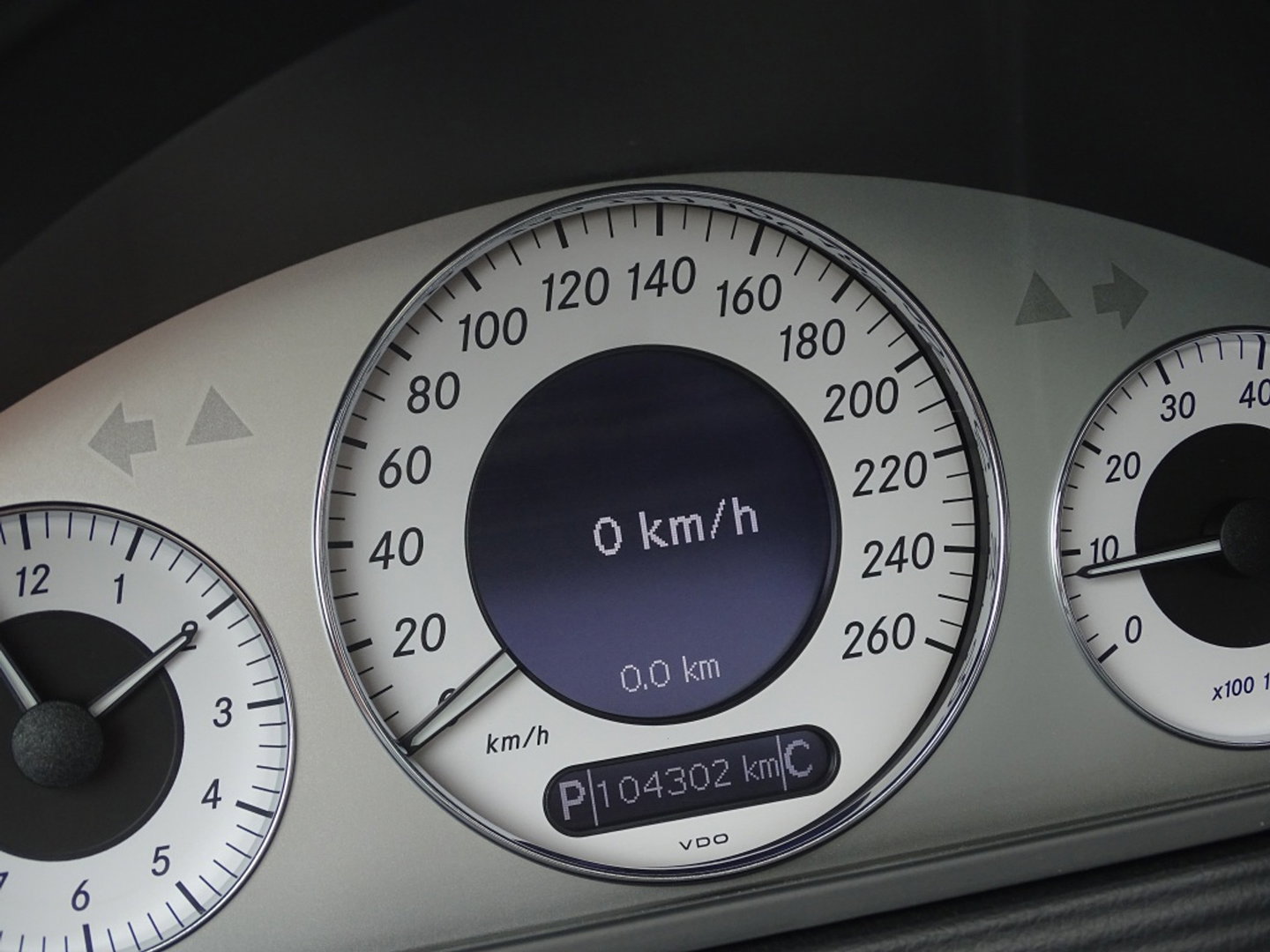 Mercedes-Benz E-Klasse 240 V6 Avantgarde / AMG / unieke conditie