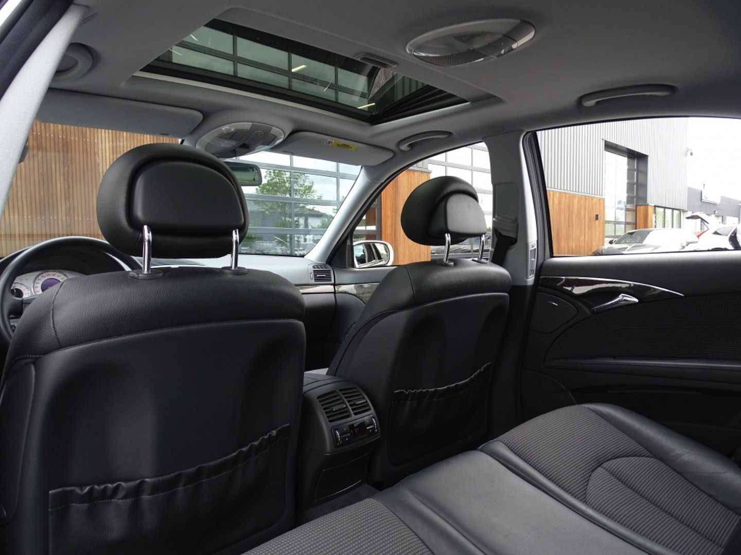 Mercedes-Benz E-Klasse 240 V6 Avantgarde / AMG / unieke conditie