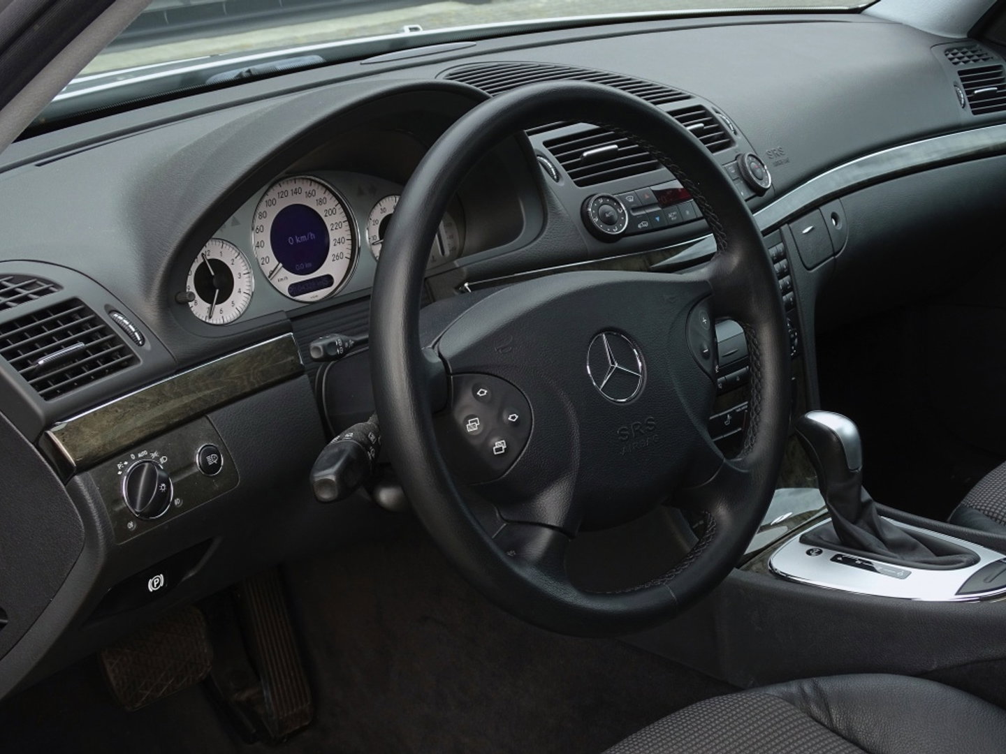 Mercedes-Benz E-Klasse 240 V6 Avantgarde / AMG / unieke conditie