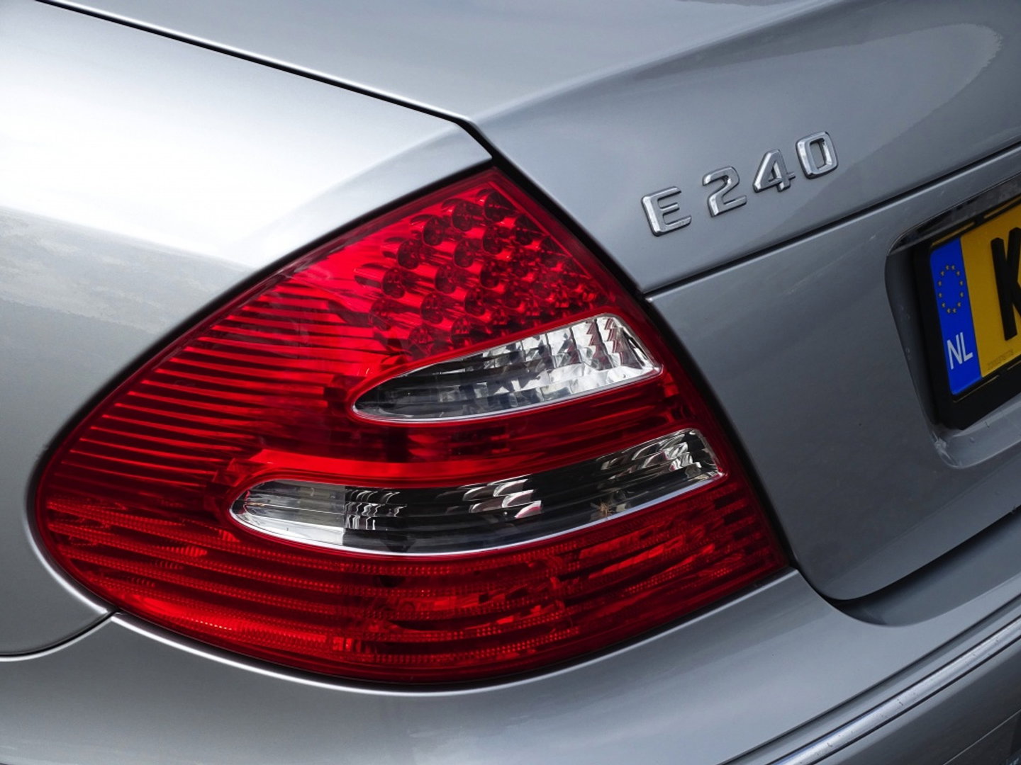 Mercedes-Benz E-Klasse 240 V6 Avantgarde / AMG / unieke conditie