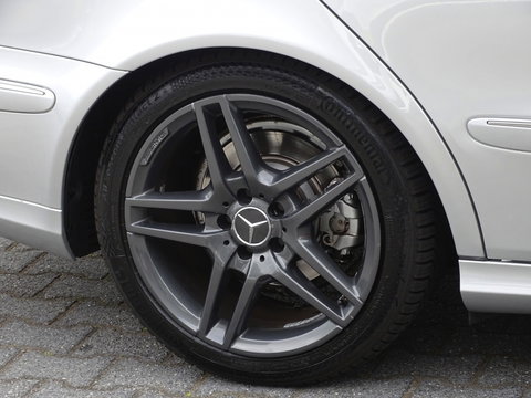 Mercedes-Benz E-Klasse 240 V6 Avantgarde / AMG / unieke conditie