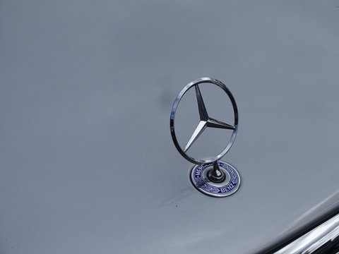 Mercedes-Benz E-Klasse 240 V6 Avantgarde / AMG / unieke conditie