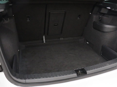 Škoda Karoq 1.5 TSI Sportline | Panoramadak | Stoelverwarming | Adaptive cruise | Camera | Sportstoelen | Virtual Cockpit | Navigatie | Sfeerverlichting | Full LED | 18'' | Keyless | Climate control