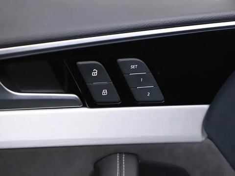 Audi A4 Avant 40 TFSI S-line Black Edition Pano Leer Memory B&O Sfeer NAP