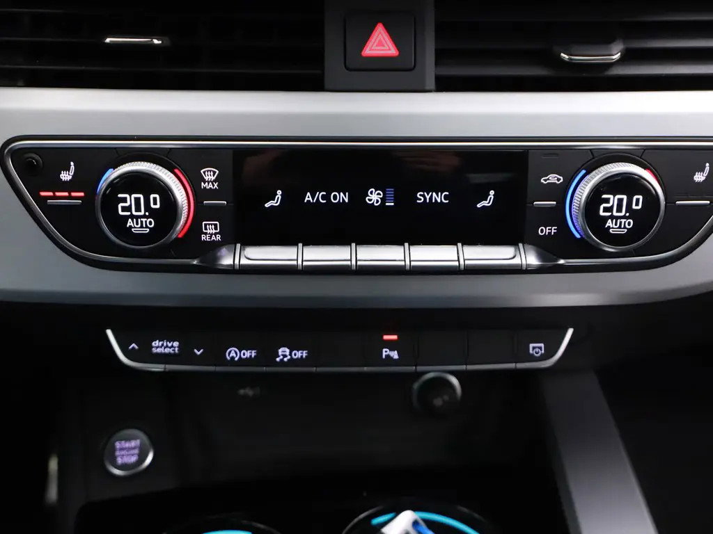 Audi A4 Avant 40 TFSI S-line Black Edition Pano Leer Memory B&O Sfeer NAP