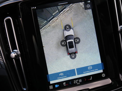 Volvo XC40 RECHARGE PRO/ PANORAMADAK/ 360°CAMERA/ TREKHAAK/ ELEKT. STOELEN/ H&K AUDIO/ SOH 94%