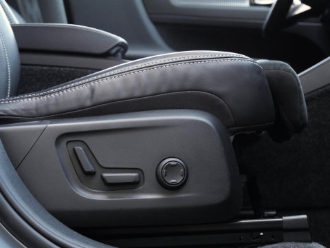 Volvo XC40 RECHARGE PRO/ PANORAMADAK/ 360°CAMERA/ TREKHAAK/ ELEKT. STOELEN/ H&K AUDIO/ SOH 94%