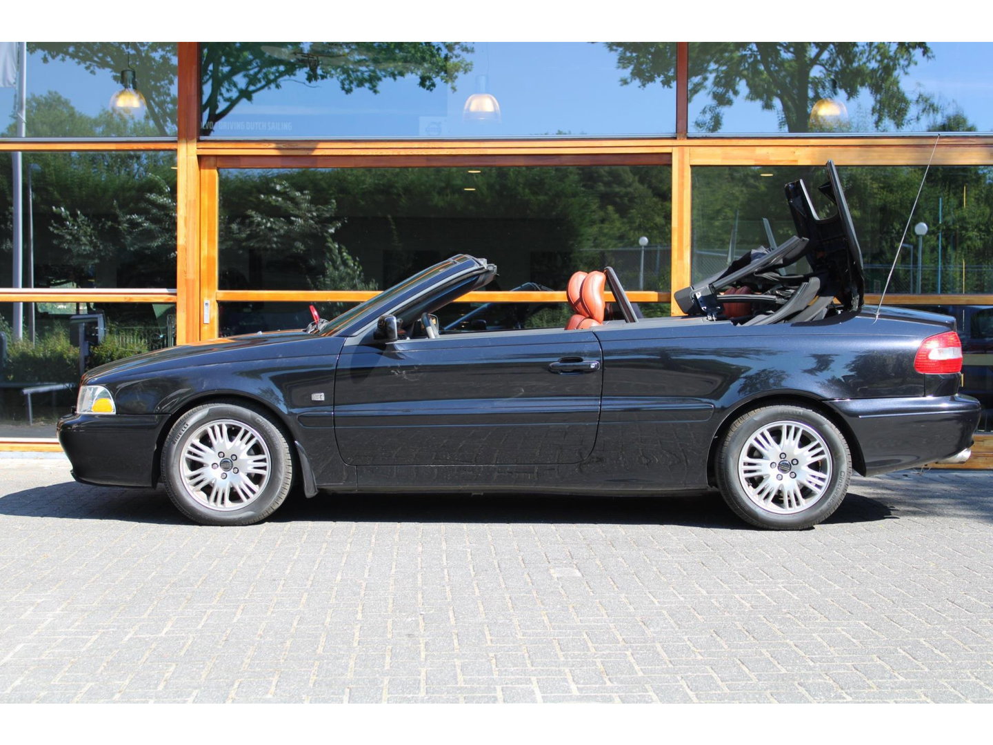 Volvo C70 Convertible 2.4 T Automaat Prestige | Nederlandse auto | Dealer onderhouden | Zeer goede staat | Trekhaak 1600 kg