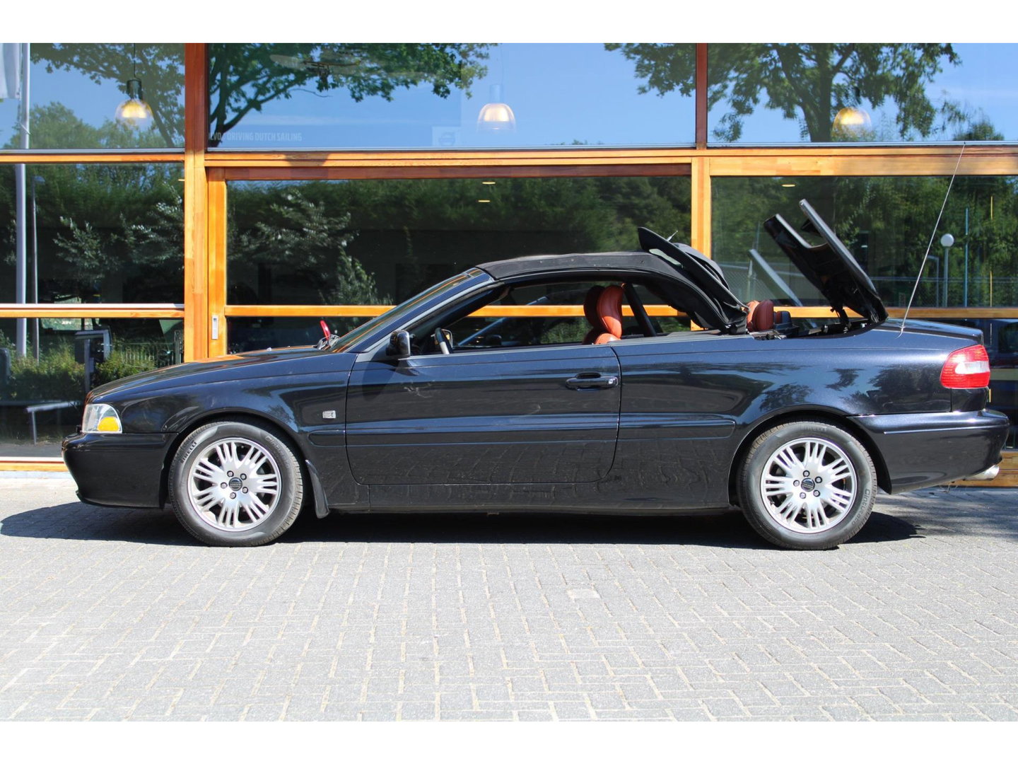 Volvo C70 Convertible 2.4 T Automaat Prestige | Nederlandse auto | Dealer onderhouden | Zeer goede staat | Trekhaak 1600 kg