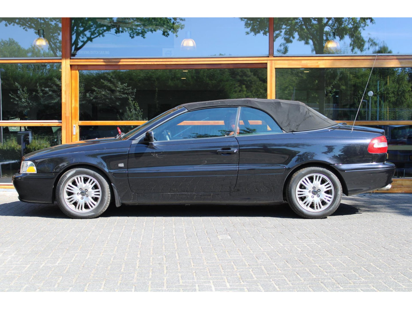 Volvo C70 Convertible 2.4 T Automaat Prestige | Nederlandse auto | Dealer onderhouden | Zeer goede staat | Trekhaak 1600 kg