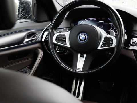 BMW 5 Serie Touring 530e M Sport Panodak ACC Co-Pilot Pack Laser SoH 93%