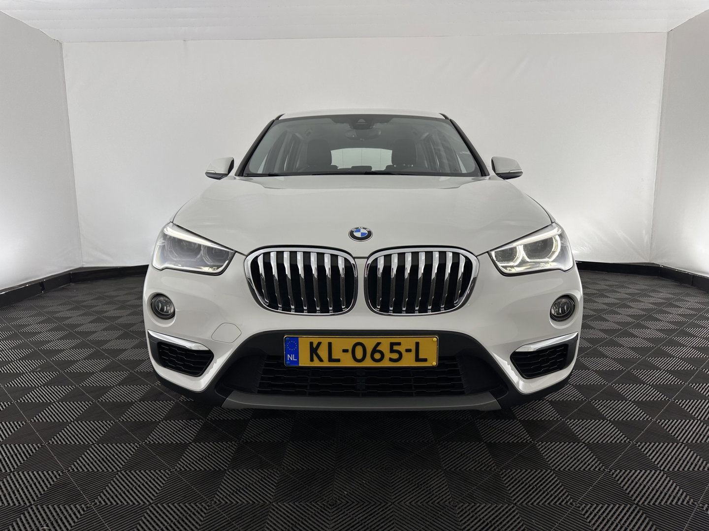 BMW X1 sDrive16d Centennial High Executive *LEATHER | FULL-LED | HEATED-COMFORTSEATS | HIFI-SOUND | NAVI-FULLMAP | ECC | HEAD-UP | PDC | CRUISE | 17''ALU*