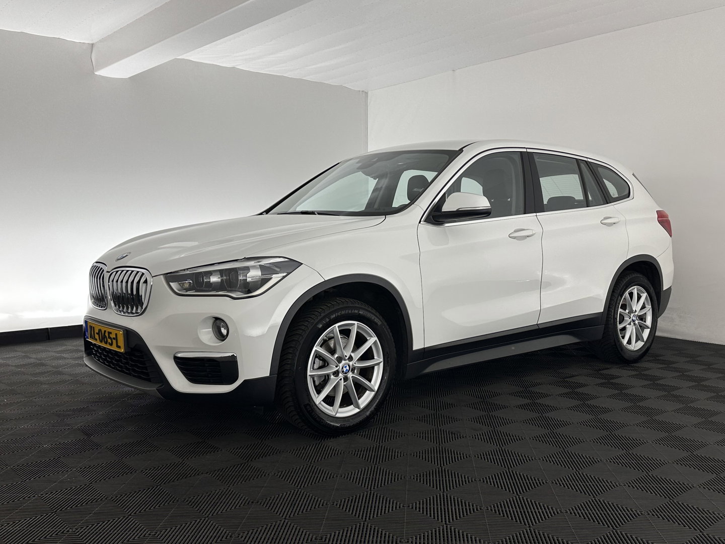 BMW X1 sDrive16d Centennial High Executive *LEATHER | FULL-LED | HEATED-COMFORTSEATS | HIFI-SOUND | NAVI-FULLMAP | ECC | HEAD-UP | PDC | CRUISE | 17''ALU*