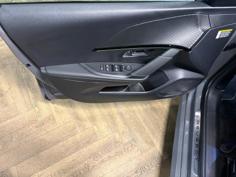 Peugeot 208 1.2 Hybrid 110 e-DCS6 GT 360 CAM BLINDSPOT CARPLAY