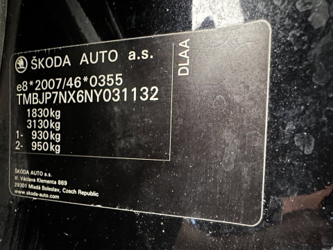 Škoda Octavia Combi 1.0 TSI Sport Business (INCL-BTW) *DIGI-COCKPIT | SPORTSEATS | NAVI-FULLMAP | PRIVACYGLASS | KEYLESS | DAB | ECC | PDC | CRUISE | TOWBAR | 17''ALU*