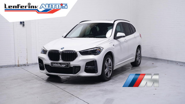 BMW X1 - xDrive25e m Sport Panodak Afn. trekhaak Led koplampen Stoel-/stuur verwarming Camera PDC v+a Head up