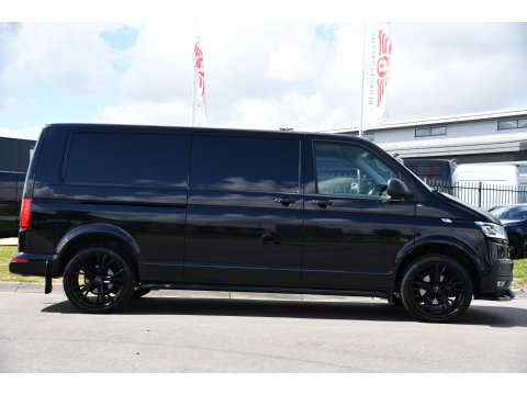 Volkswagen Transporter 2.0 TDI L2H1 30 Highline Adaptieve Cruise, Camera, Carplay, 150pk, Trekhaak, Stoelverwarming, LED, Automaat, Standkachel, Sensoren, Uniek!