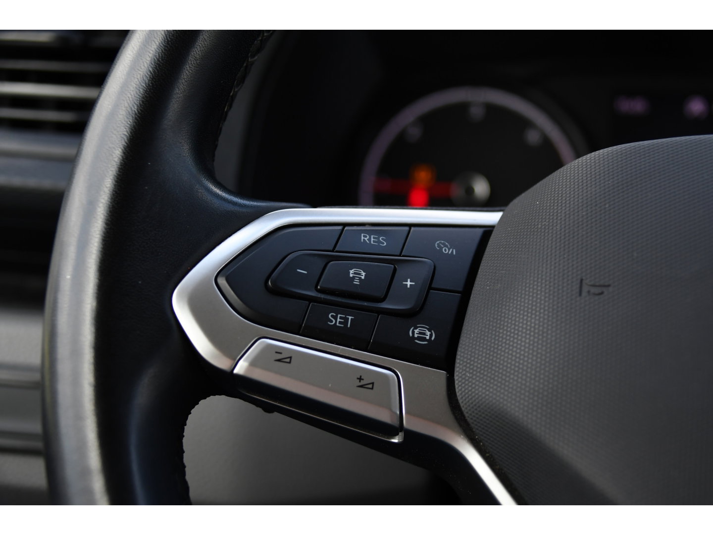 Volkswagen Transporter 2.0 TDI L2H1 30 Highline Adaptieve Cruise, Camera, Carplay, 150pk, Trekhaak, Stoelverwarming, LED, Automaat, Standkachel, Sensoren, Uniek!