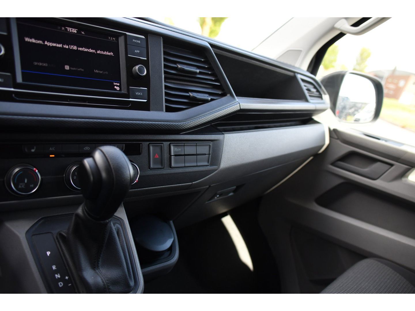 Volkswagen Transporter 2.0 TDI L2H1 30 Highline Adaptieve Cruise, Camera, Carplay, 150pk, Trekhaak, Stoelverwarming, LED, Automaat, Standkachel, Sensoren, Uniek!