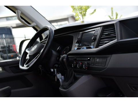 Volkswagen Transporter 2.0 TDI L2H1 30 Highline Adaptieve Cruise, Camera, Carplay, 150pk, Trekhaak, Stoelverwarming, LED, Automaat, Standkachel, Sensoren, Uniek!