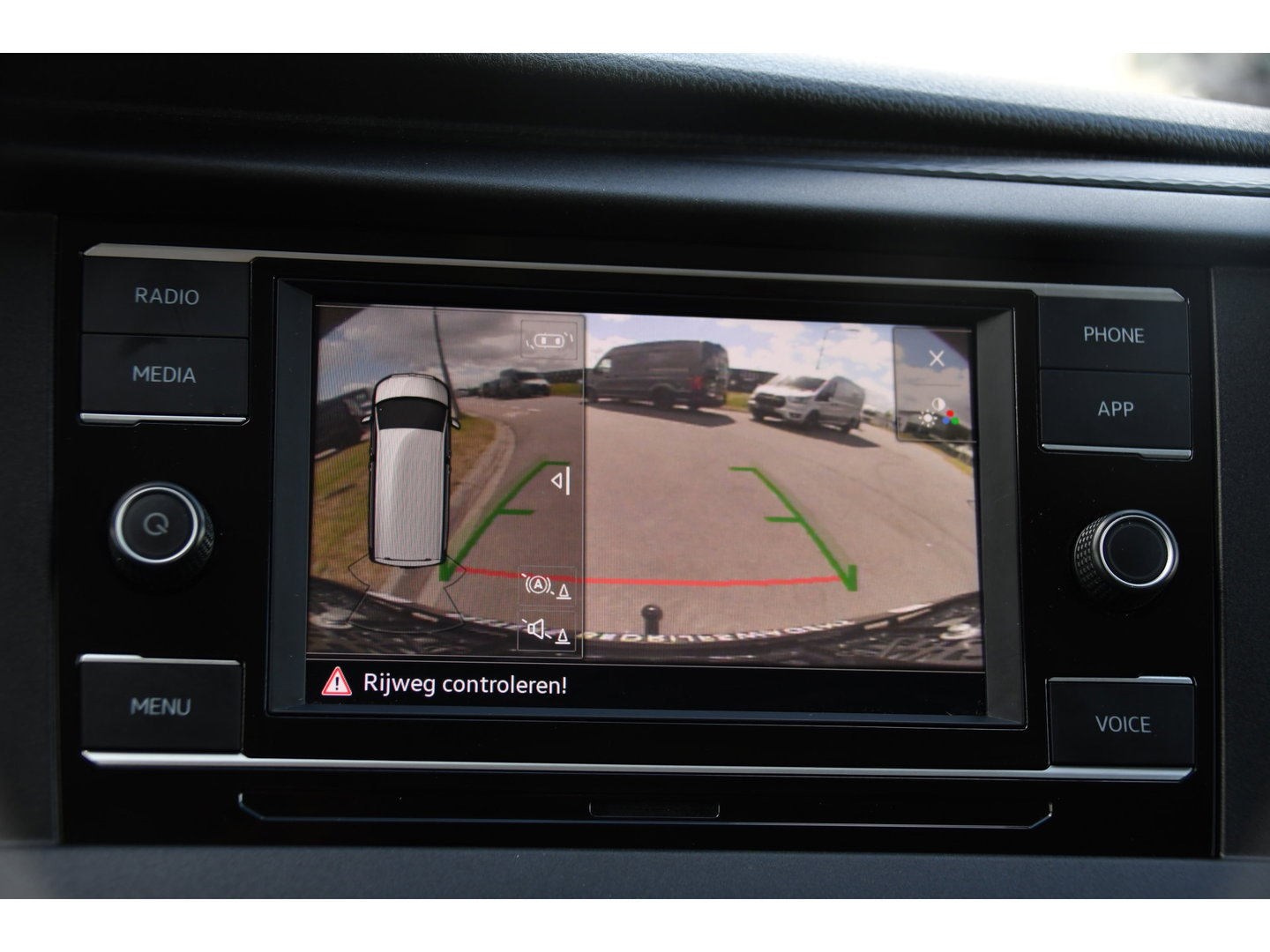 Volkswagen Transporter 2.0 TDI L2H1 30 Highline Adaptieve Cruise, Camera, Carplay, 150pk, Trekhaak, Stoelverwarming, LED, Automaat, Standkachel, Sensoren, Uniek!