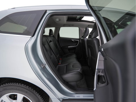 Volvo XC60 2.0 D4 FWD Polar+ Aut. *PANO | LEATHER | XENON | ADAPTIVE-CRUISE | MEMORY-PACK | BLINDSPOT | HEATED-COMFORTSEATS | NAVI-FULLMAP | CAMERA | PRIVACYGLASS | ECC | TOWBAR | PDC | LANE-ASSIST | 17''ALU*