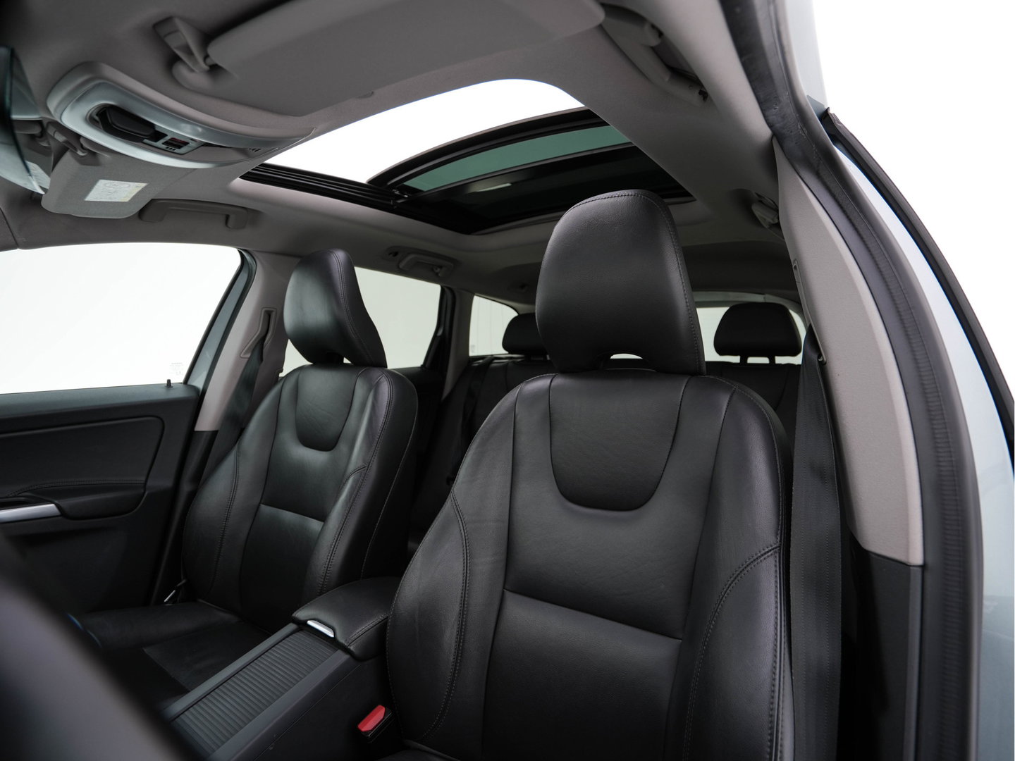 Volvo XC60 2.0 D4 FWD Polar+ Aut. *PANO | LEATHER | XENON | ADAPTIVE-CRUISE | MEMORY-PACK | BLINDSPOT | HEATED-COMFORTSEATS | NAVI-FULLMAP | CAMERA | PRIVACYGLASS | ECC | TOWBAR | PDC | LANE-ASSIST | 17''ALU*