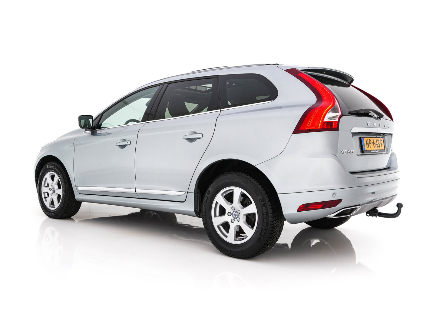 Volvo XC60 2.0 D4 FWD Polar+ Aut. *PANO | LEATHER | XENON | ADAPTIVE-CRUISE | MEMORY-PACK | BLINDSPOT | HEATED-COMFORTSEATS | NAVI-FULLMAP | CAMERA | PRIVACYGLASS | ECC | TOWBAR | PDC | LANE-ASSIST | 17''ALU*