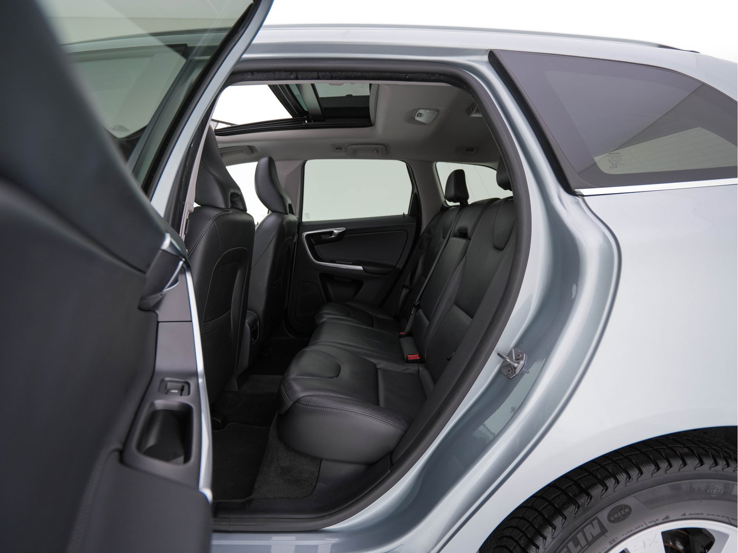 Volvo XC60 2.0 D4 FWD Polar+ Aut. *PANO | LEATHER | XENON | ADAPTIVE-CRUISE | MEMORY-PACK | BLINDSPOT | HEATED-COMFORTSEATS | NAVI-FULLMAP | CAMERA | PRIVACYGLASS | ECC | TOWBAR | PDC | LANE-ASSIST | 17''ALU*
