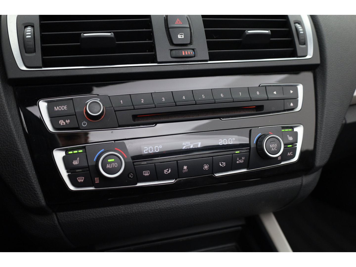 BMW 2 Serie Cabrio 220i | Cruise Control | Bluetooth | PDC | Stoelverwarming | Navi | Leder