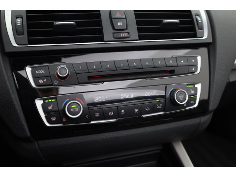 BMW 2 Serie Cabrio 220i | Cruise Control | Bluetooth | PDC | Stoelverwarming | Navi | Leder