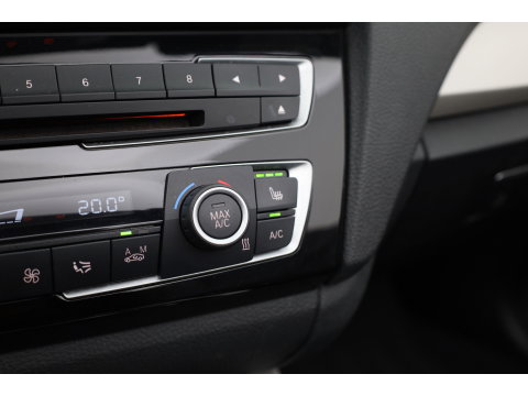 BMW 2 Serie Cabrio 220i | Cruise Control | Bluetooth | PDC | Stoelverwarming | Navi | Leder